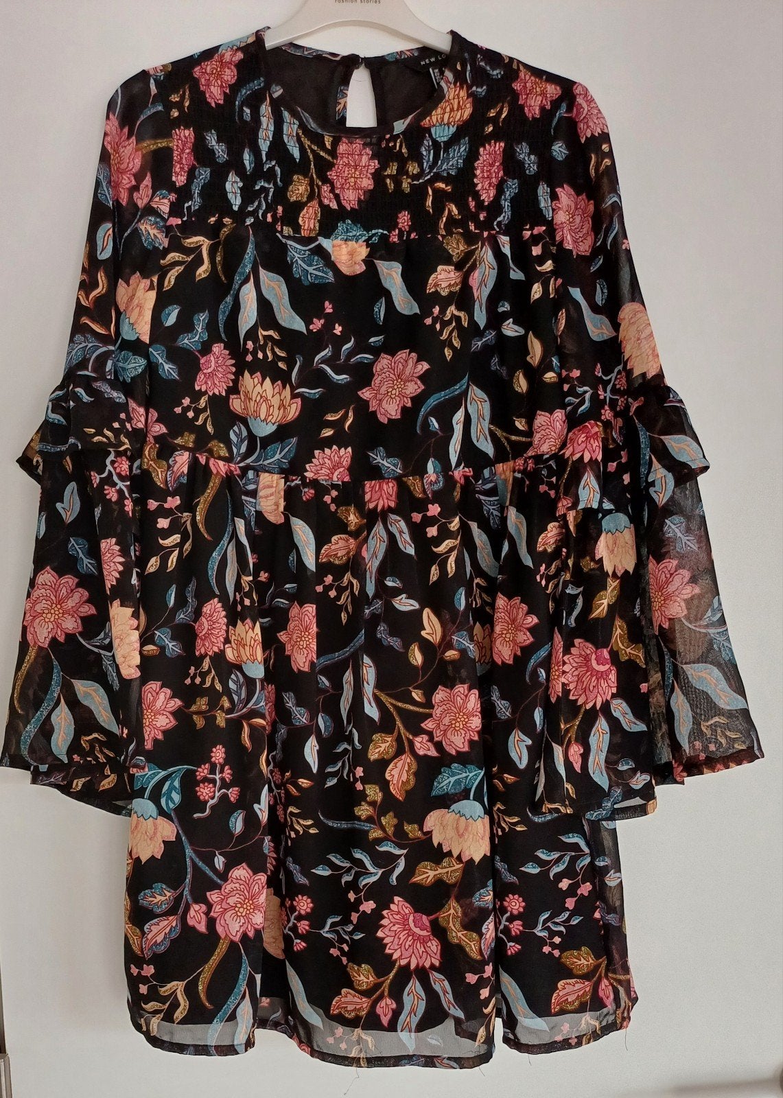 Luchtig jurkje met bloemenprint, maatje 36 in perfecte staat, Kleding | Dames, Jurken, Ophalen, Overige kleuren, Zo goed als nieuw