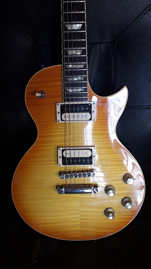 Hoogwaardige elektrische gitaar: FGN Neo Classic LS20 Orange, Muziek en Instrumenten, Snaarinstrumenten | Gitaren | Elektrisch