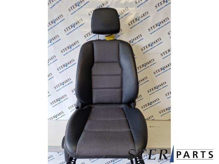 Siège droit d'un Mercedes C-Klasse, 3 mois de garantie, Utilisé, -, -