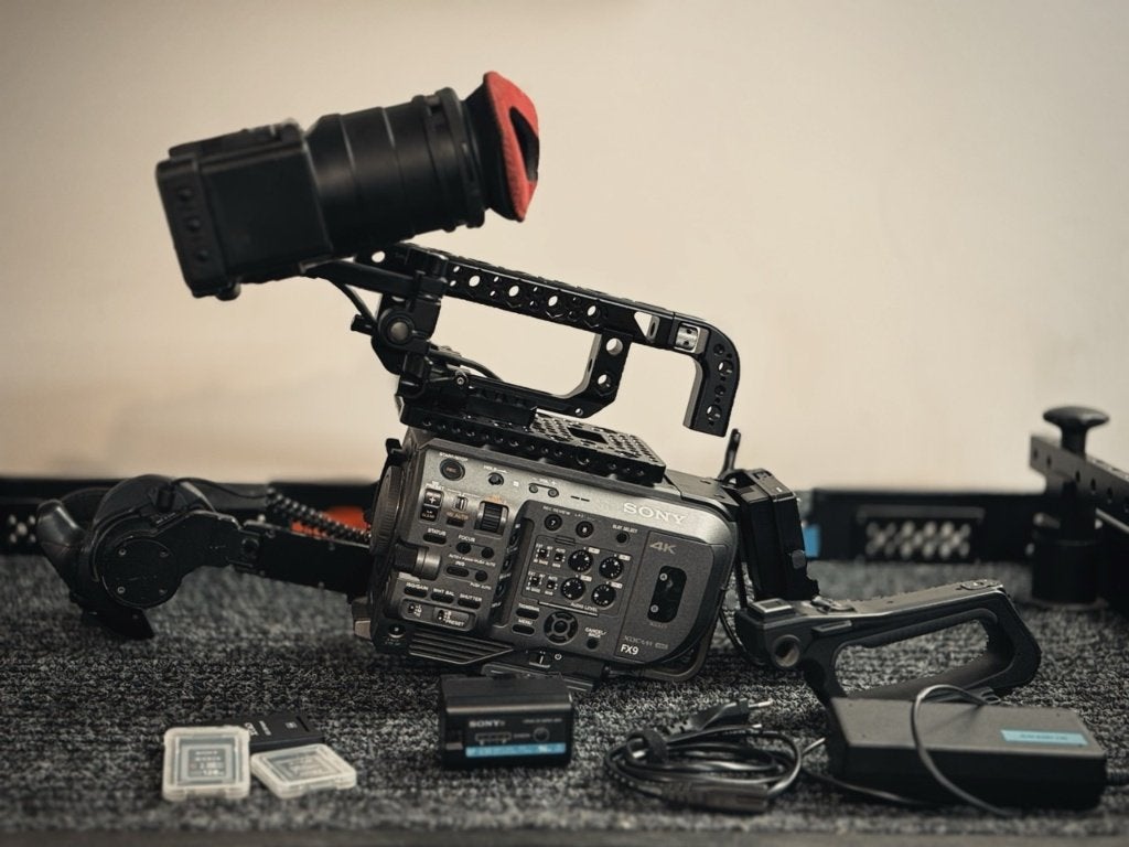 Camera Sony PXW - FX9 – kit complet prêt à tourner, Carte mémoire, Caméra, Enlèvement, Utilisé