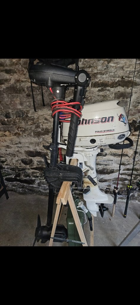 Moteur electrique/batterie/chargeur - bateau et float tube, Sports nautiques & Bateaux, Comme neuf, Jusqu'à 10 ch, Enlèvement