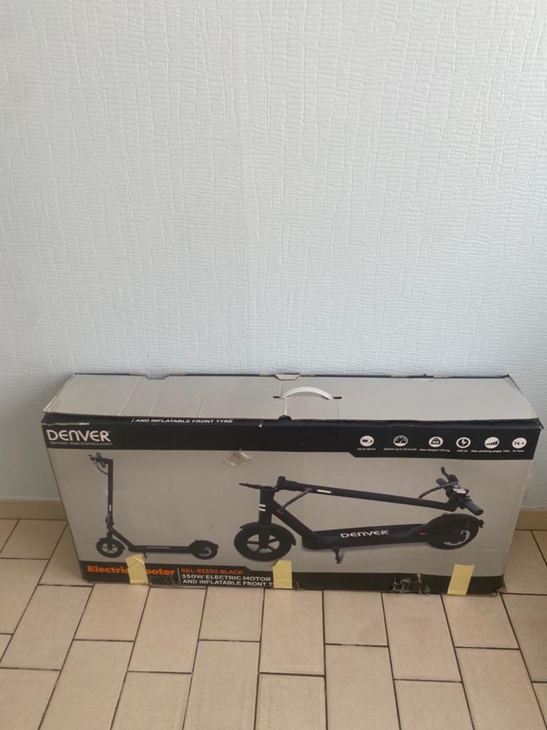 Elektrische step te koop:Denver zwart gebruikt voor 4 dagen., Fietsen en Brommers, Steps, Ophalen, Zo goed als nieuw, Elektrische step (E-scooter)