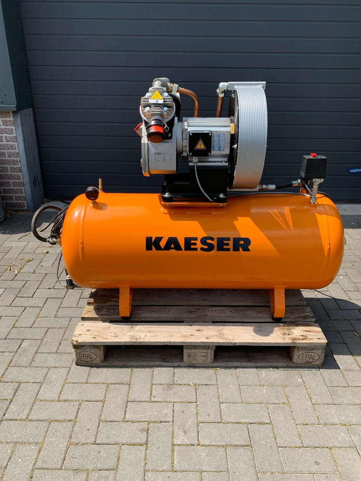 3 kw kaeser zuigercompressor, Doe-het-zelf en Bouw, Ophalen of Verzenden, Zo goed als nieuw