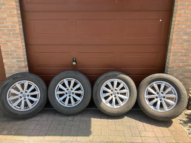 AUDI Q5 SET WINTERBANDEN OP VELG., Auto-onderdelen, Banden en Velgen, Ophalen, Gebruikt, Banden en Velgen, 17 inch
