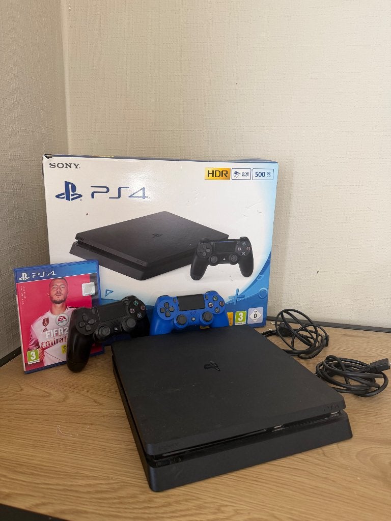 PS4 Slim – Met doos + 2 controllers + FIFA 20, Ophalen of Verzenden, Zo goed als nieuw, Slim, Met games