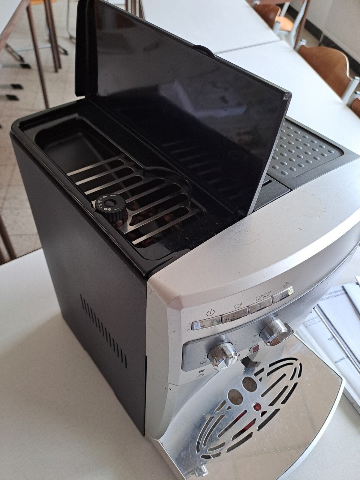 Delonghi Magnifica, Elektronische apparatuur, Koffiezetapparaten, Ophalen, Koffiemachine