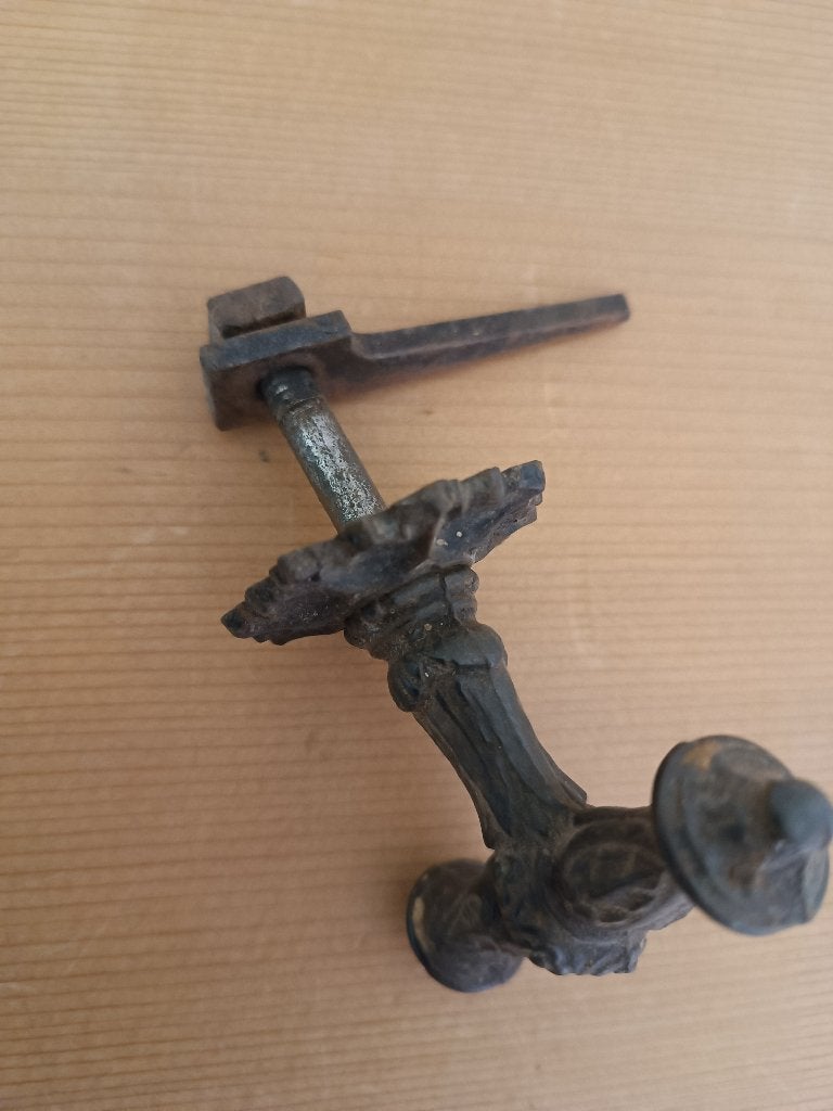 Poignée de porte ancienne  loquet poucier (clenche à pouce), Bricolage & Construction, Enlèvement ou Envoi, Utilisé, Fer, Loquet ou Poignée