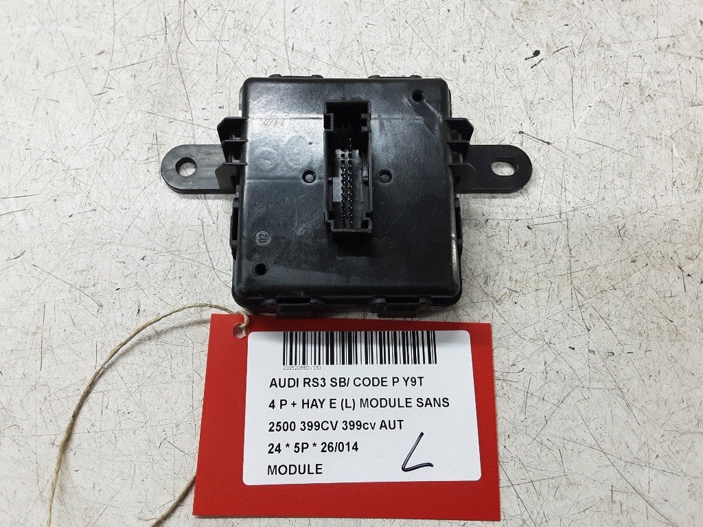 UNITE ELECTRONIQUE Audi RS 3 Sportback (8YA) (5WA959436Q), Mevr. I. Hauben, Audi, Utilisé, Rue de l'Espoir 34 34
4030  GRIVEGNÉE, BE
