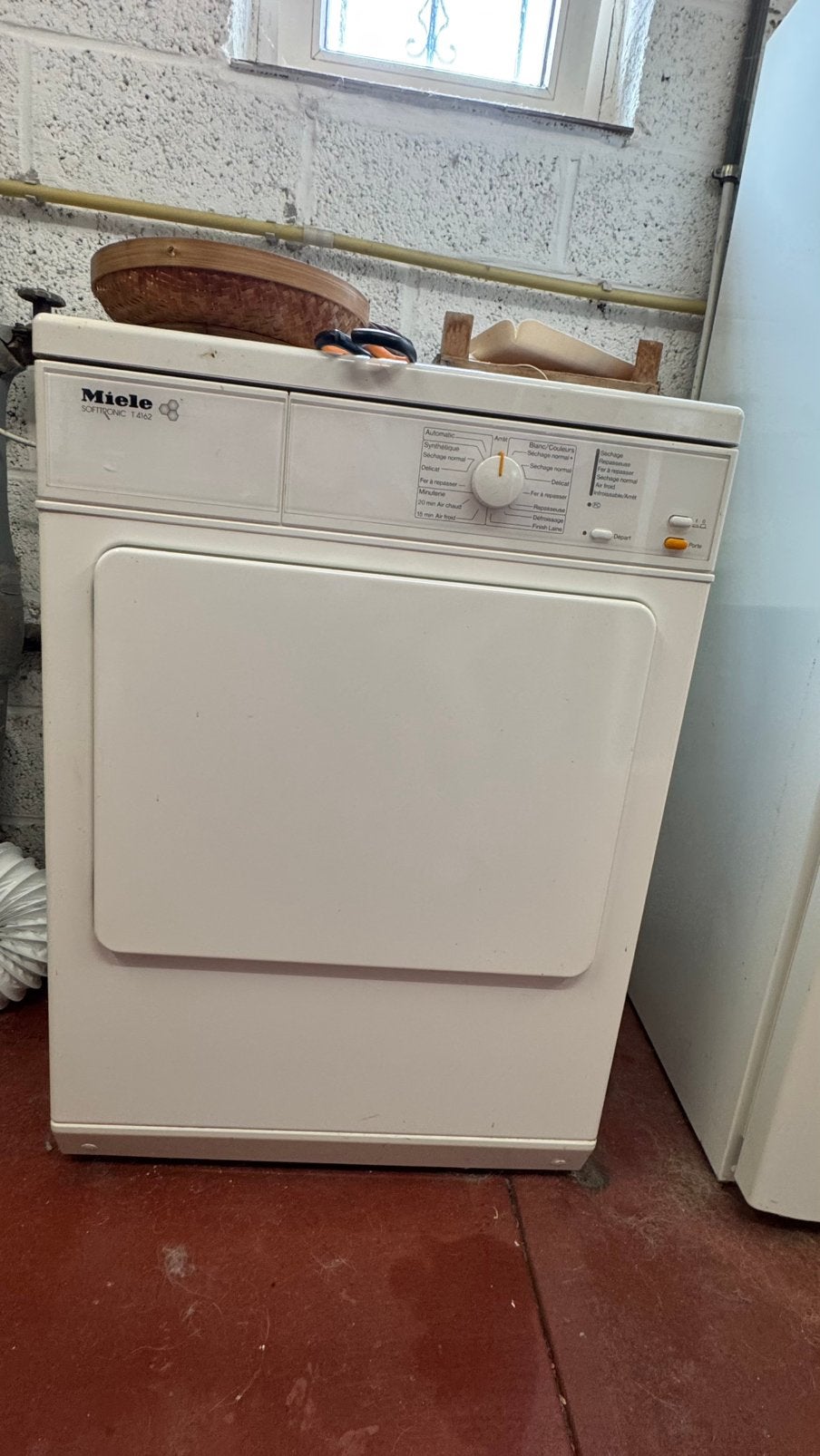Sèche-linge séchoir à évacuation SIEMENS T4162 6 kg (offre?), 6 à 8 kg, Classe énergétique A ou plus économe, Chargeur frontal