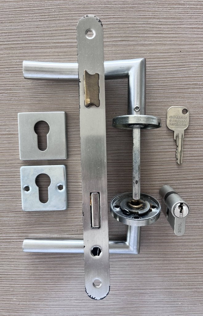 Serrure avec cylindre, clé sécurisée et plan de clé inclu, Ophalen of Verzenden, Gebruikt, Inox, Slot