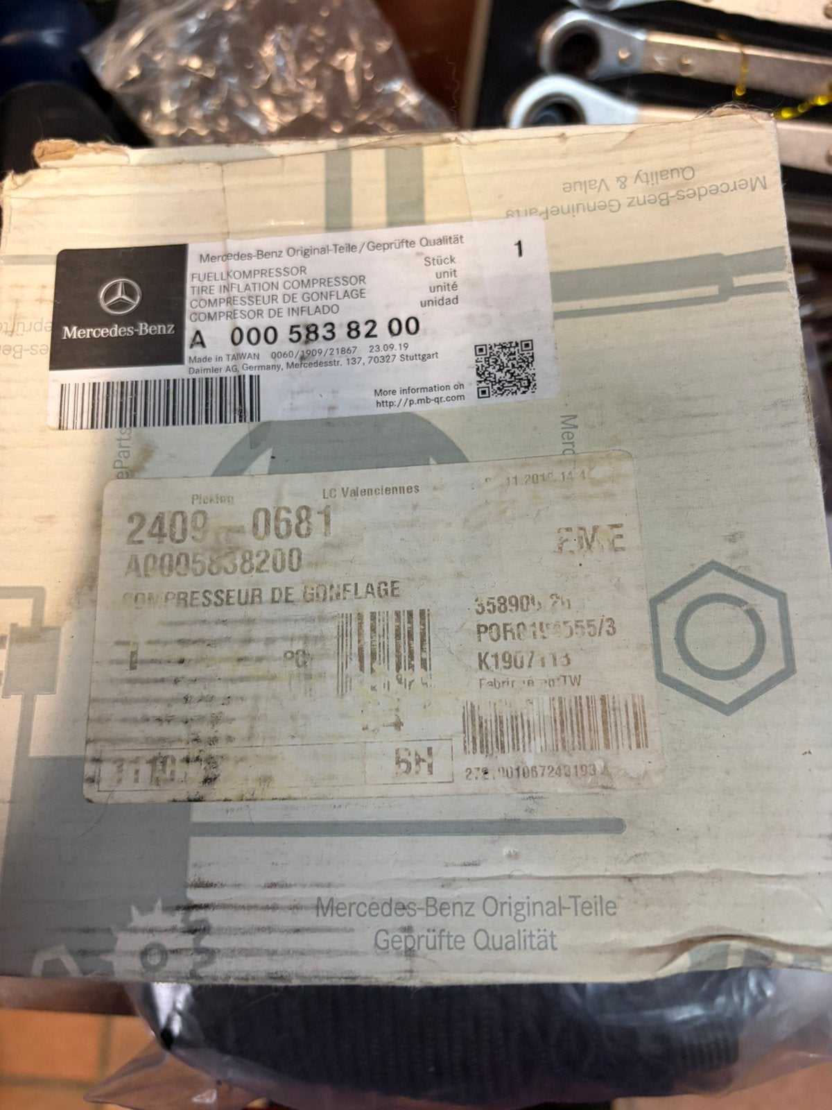 Nieuwe Originele Mercedes-Benz 12V Bandencompressor /), Ophalen of Verzenden, Mercedes-Benz
