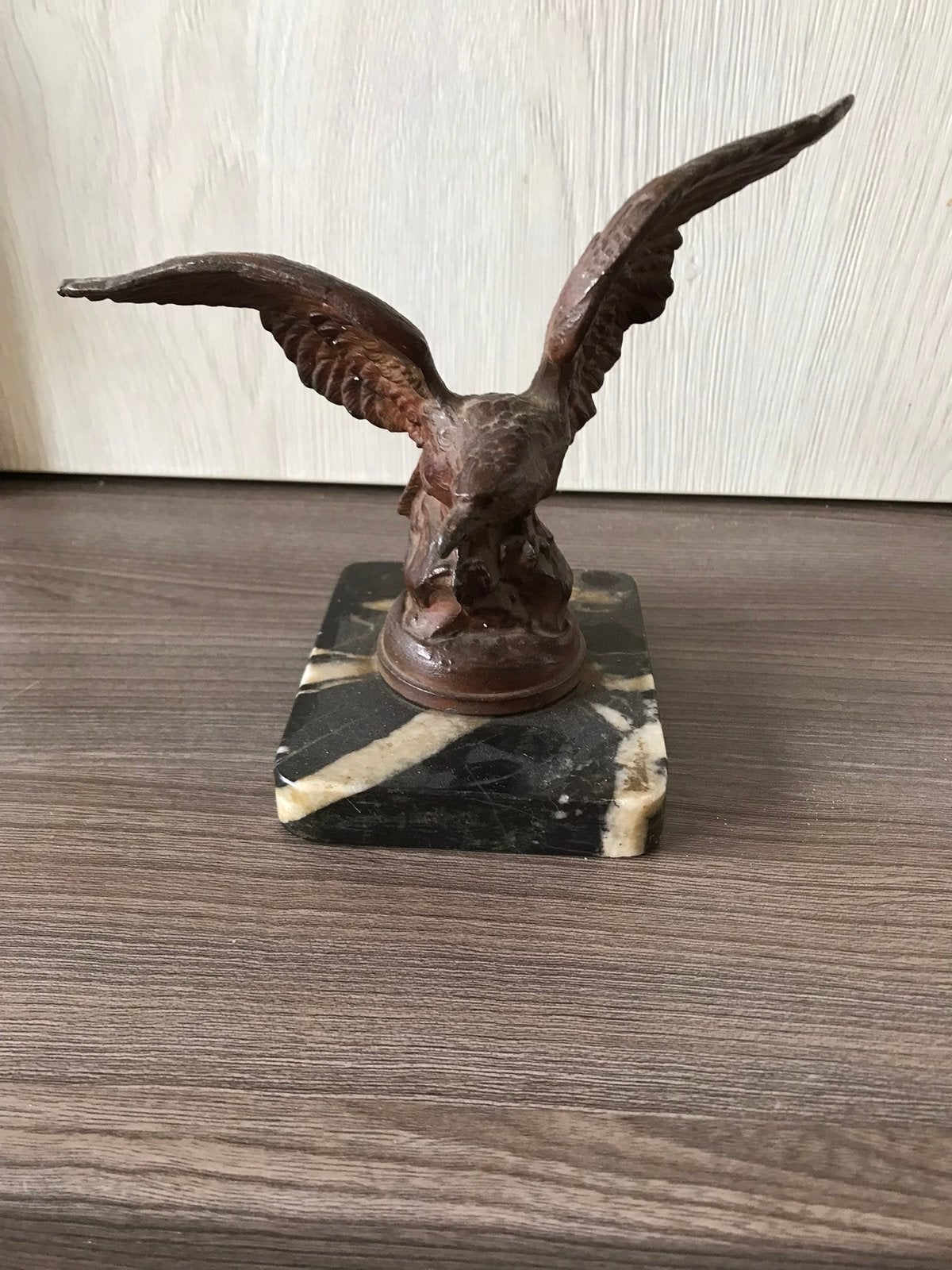 Antieke radiator versiering arend gesigneerd oscar ruffony, Ophalen of Verzenden