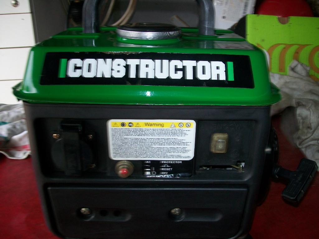 GENERATOR CONSTRUCTOR CG650 = 650watt ( 2takt ), Doe-het-zelf en Bouw, Aggregaten, Gebruikt, Benzine, Minder dan 5 kVA, Ophalen