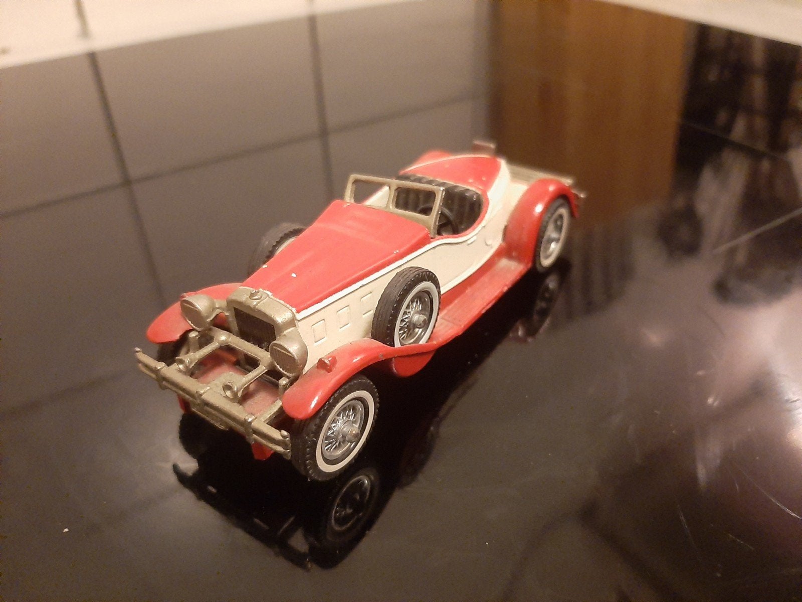 Chevrolet Bel Air Sport Coupe 1:43
1:43, Hobby & Loisirs créatifs, Voitures miniatures | 1:43, Enlèvement ou Envoi, Comme neuf