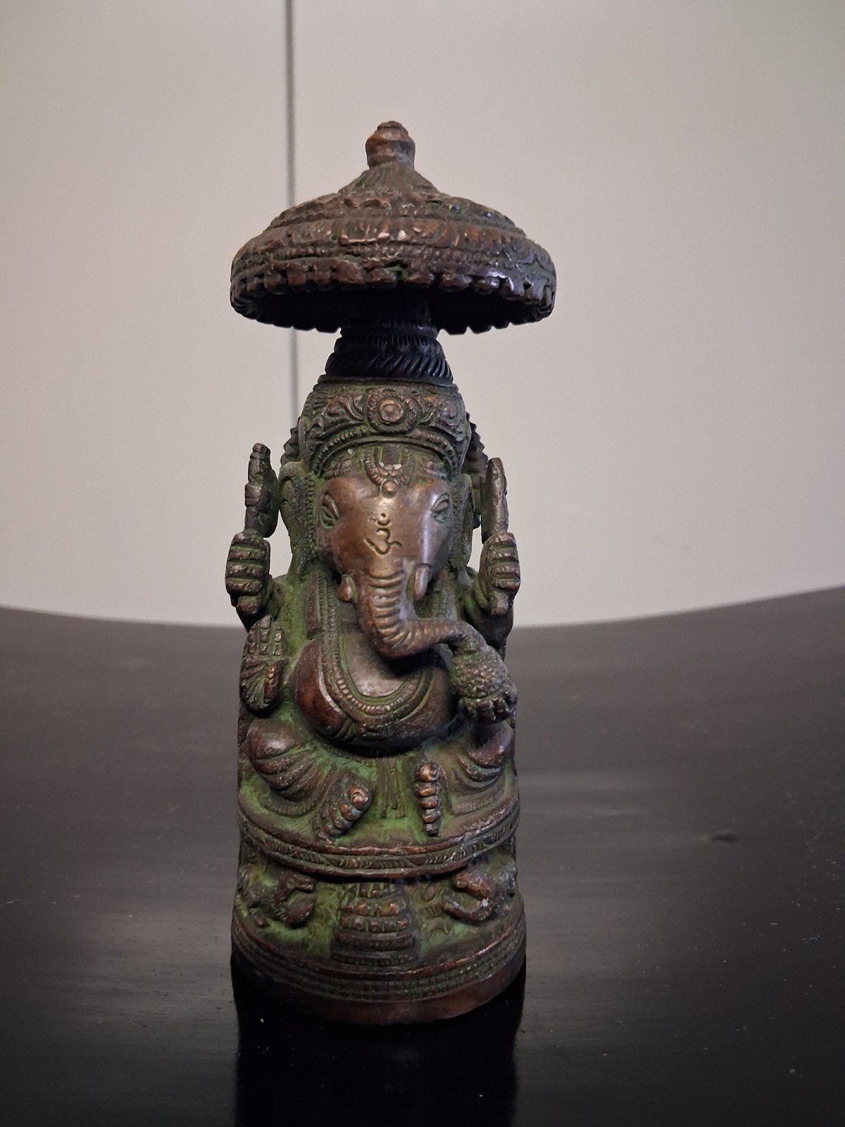 Bronzen Ganesh beeldje, Enlèvement