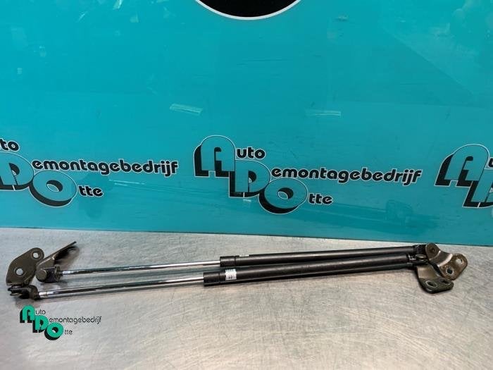 Kit amortisseur gaz hayon d'un Mazda Demio (Demio 97-), -, 3 mois de garantie, Mazda, Utilisé