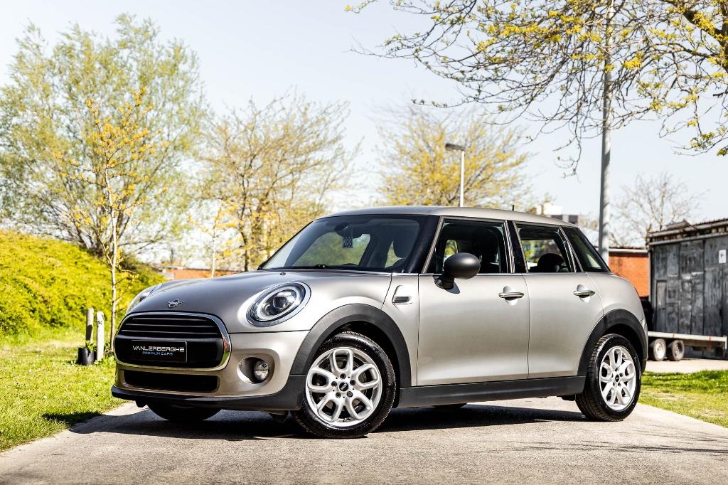 Mini One 1.5i 5 deurs * Navi * PDC * LED *, Autos, Mini, Euro 6, Entreprise, Noir, 5 places