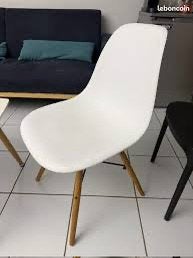 Chaise de salon blanche (ikea), Maison & Meubles, Enlèvement ou Envoi, Comme neuf