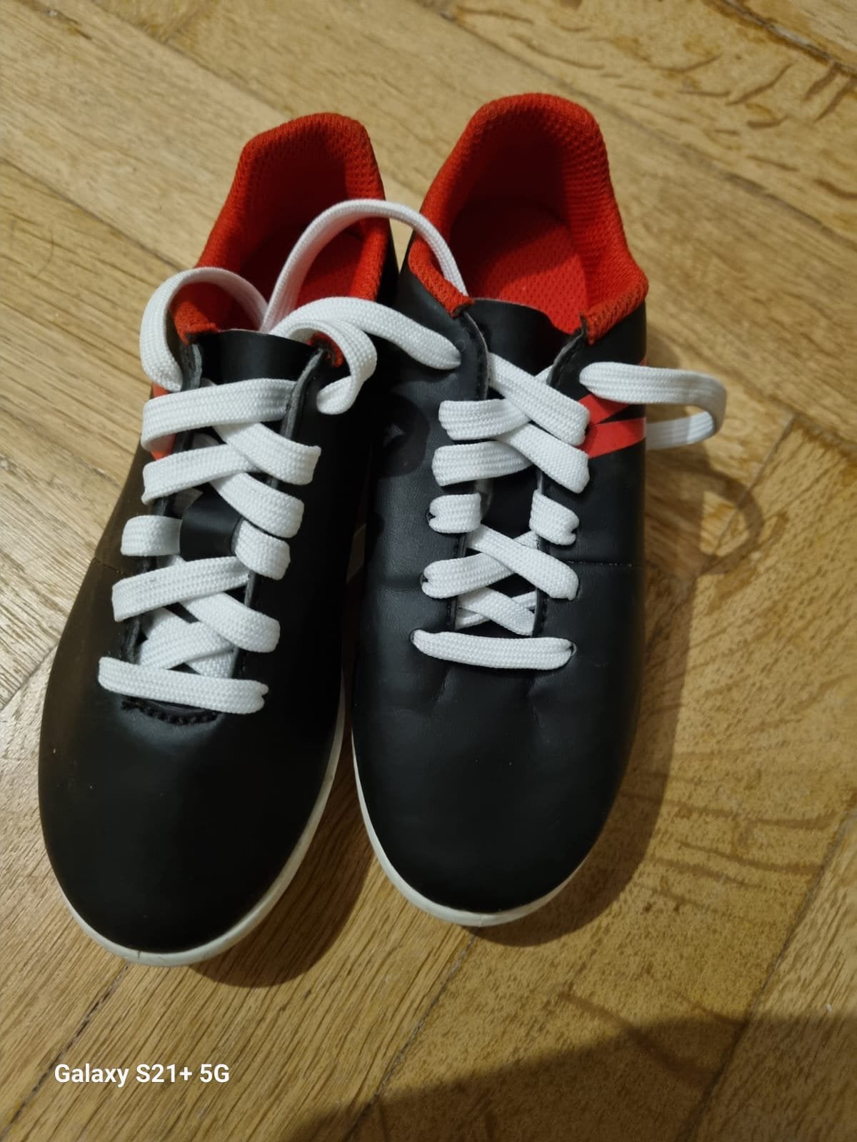 Voetbal schoenen kipstra 28, Kinderen en Baby's, Jongen of Meisje, Schoenen, Ophalen of Verzenden, Zo goed als nieuw