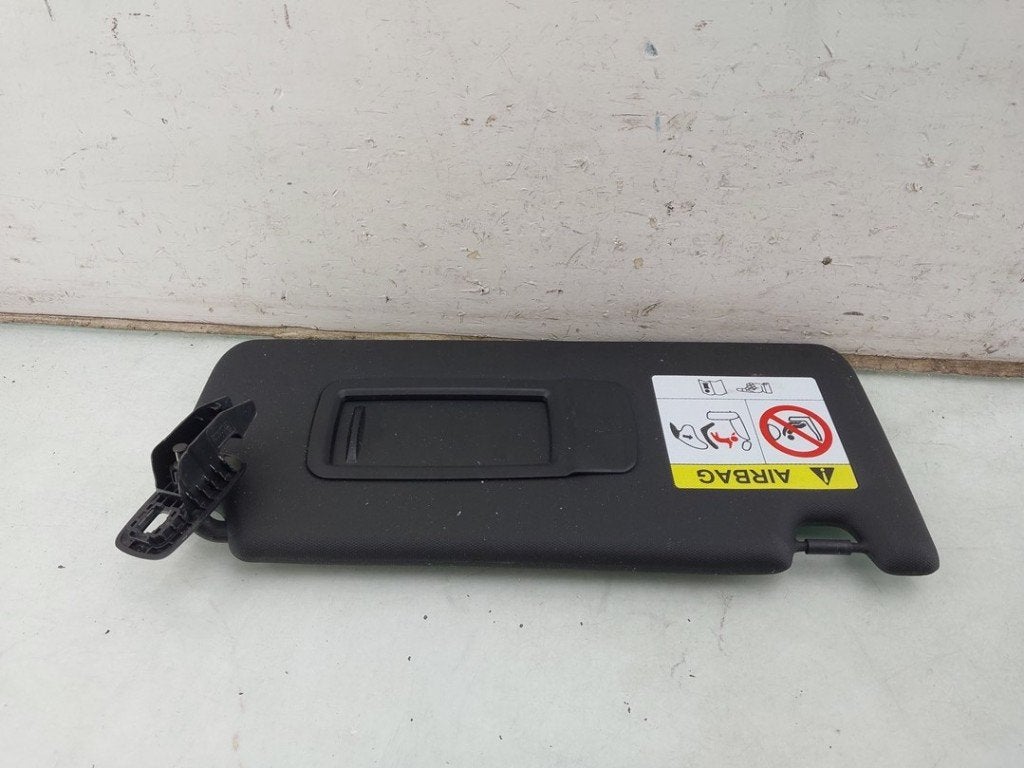 ZONNEKLEP BMW 3 serie Touring (G21) (|51168092730|), Gebruikt, BMW, Petuelring 130
80809  München, DE, Bayerische Motoren Werke AG