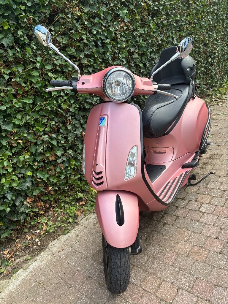 Roze vespa ( chroom) primavera, Fietsen en Brommers, Ophalen, Gebruikt, Overige modellen, Klasse B (45 km/u)