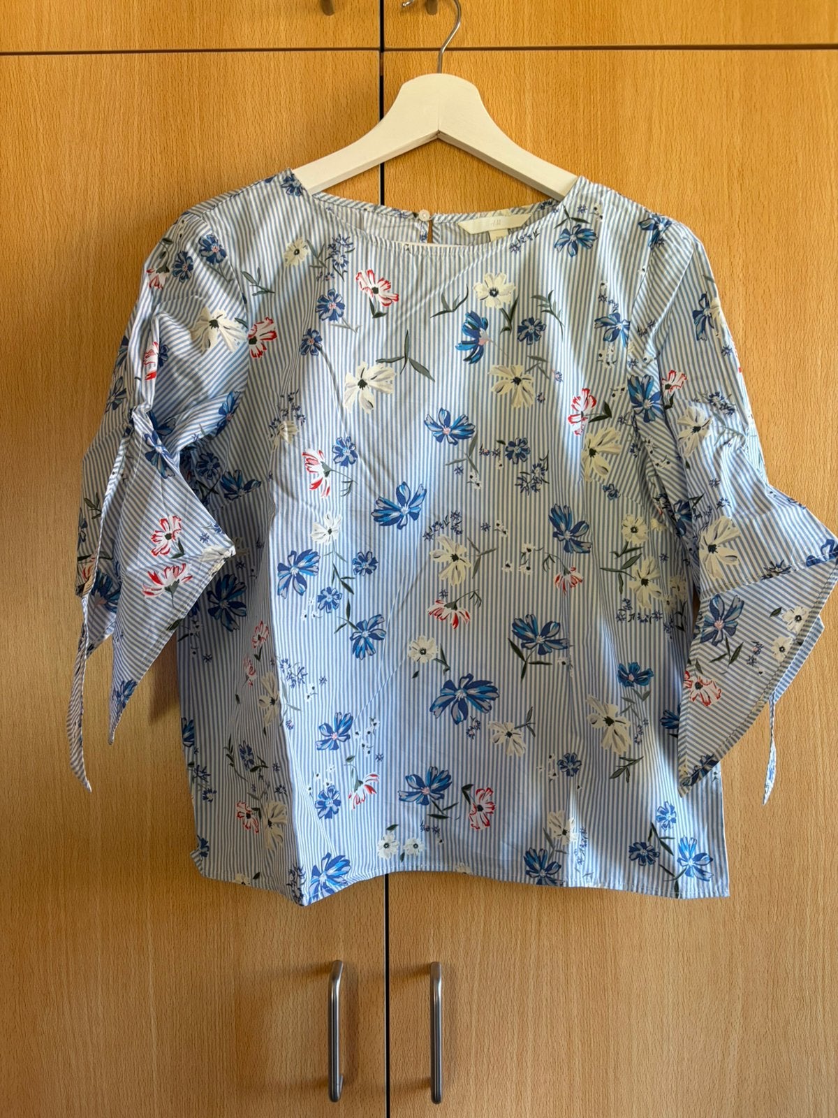 Blauwe blouse met bloemen maat 36 H&M, Ophalen of Verzenden, Zo goed als nieuw, Maat 36 (S), Blauw