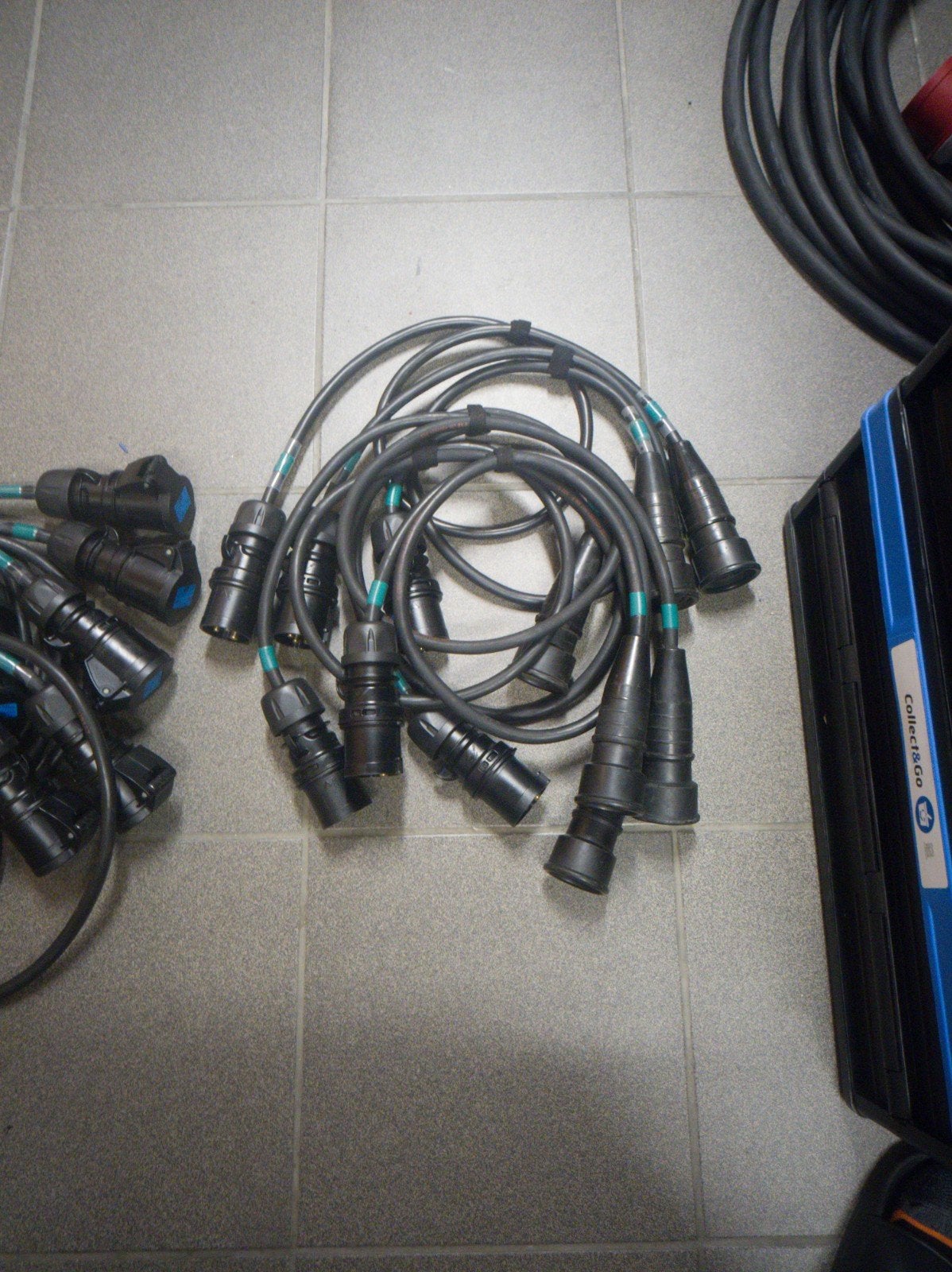 12 Keraf/PCE CEE naar Schuko adapters, Ophalen, Zo goed als nieuw, Overige merken