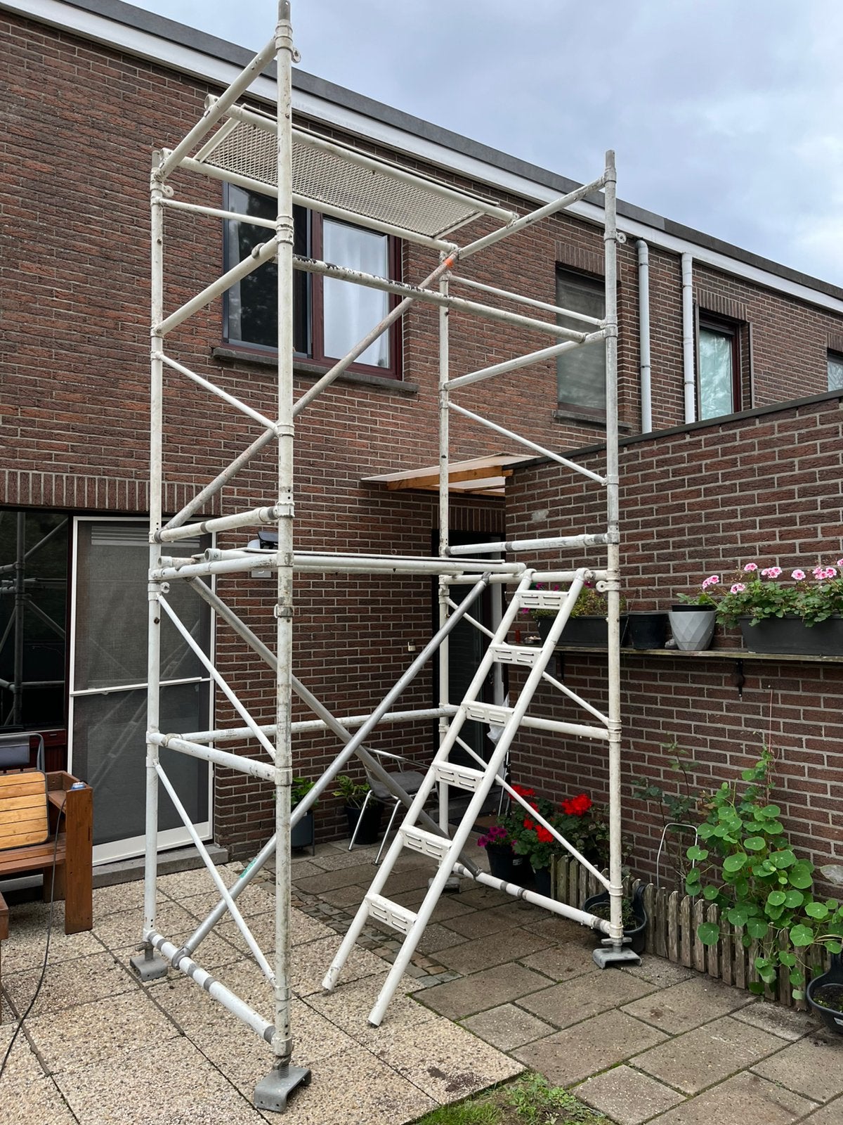 Étagères en aluminium, Enlèvement