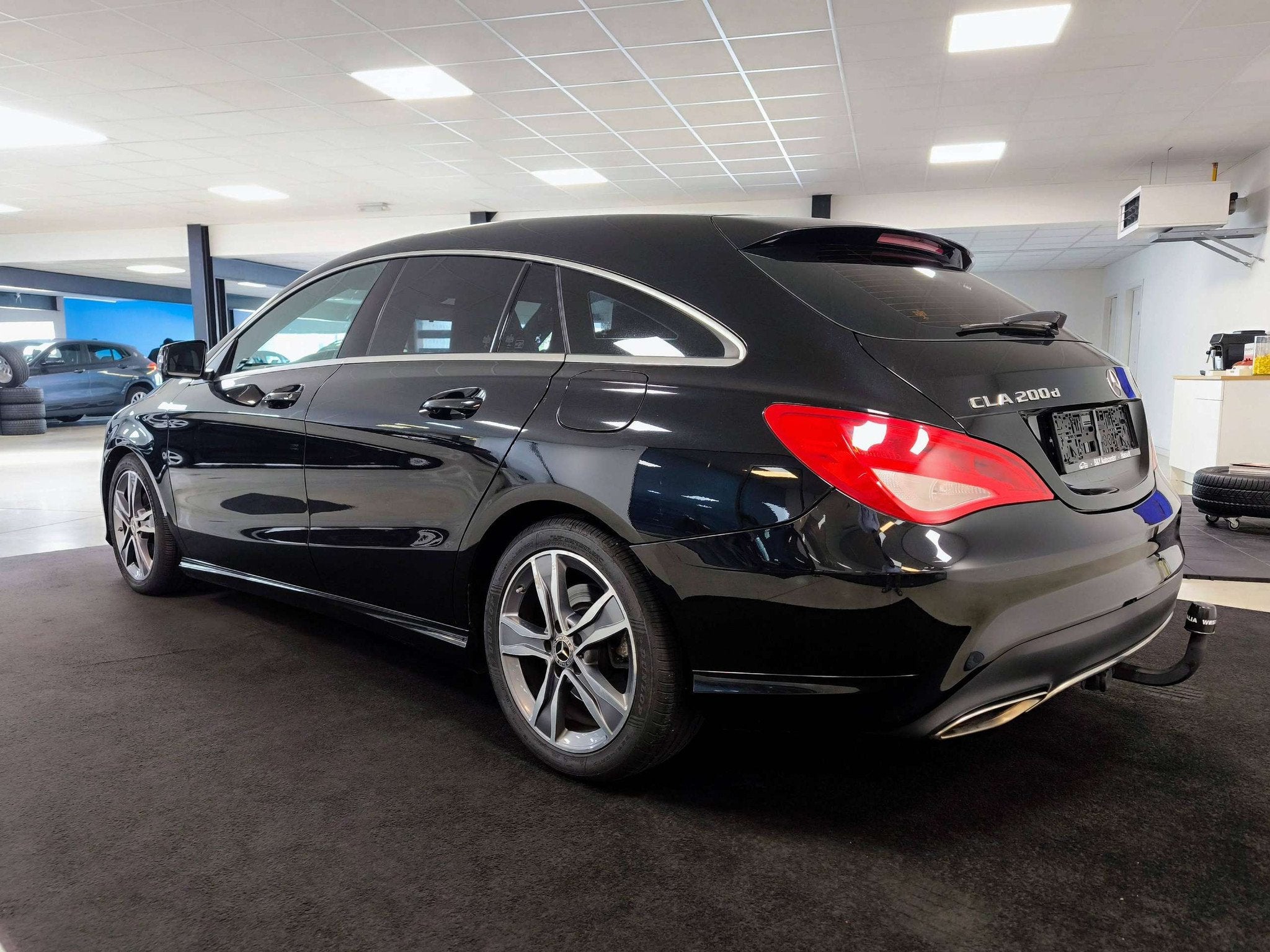 Mercedes-Benz CLA-Klasse 200 Business Solution (EU6d-TEMP)-, Gebruikt, 4 cilinders, 136 pk, Zwart