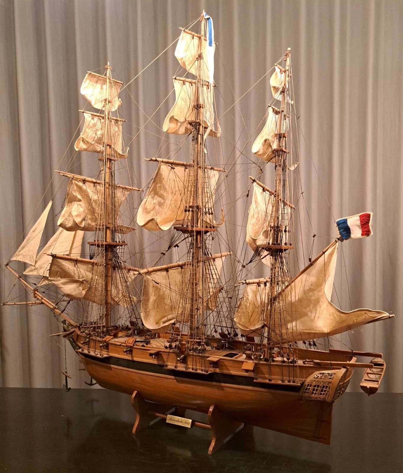 Prachtig houten zeilschip Astrolabe 1812, Hobby en Vrije tijd, Ophalen