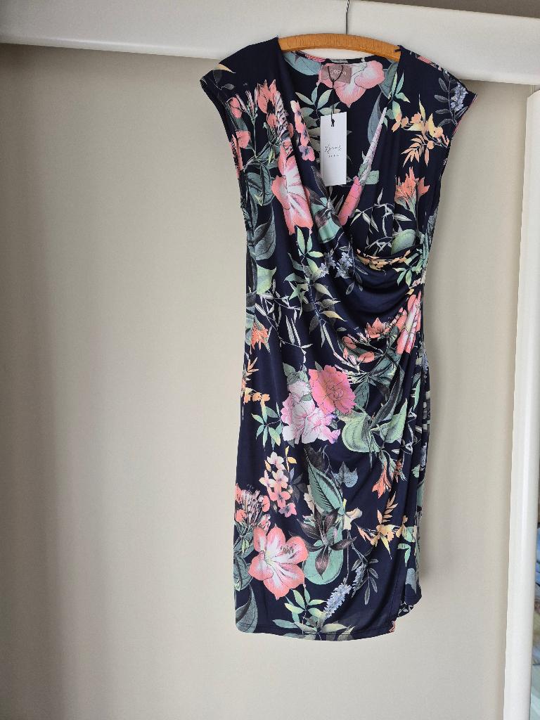dames jurk nieuw maat m, Kleding | Dames, Jurken, Ophalen of Verzenden, Nieuw, Maat 38/40 (M), Overige kleuren