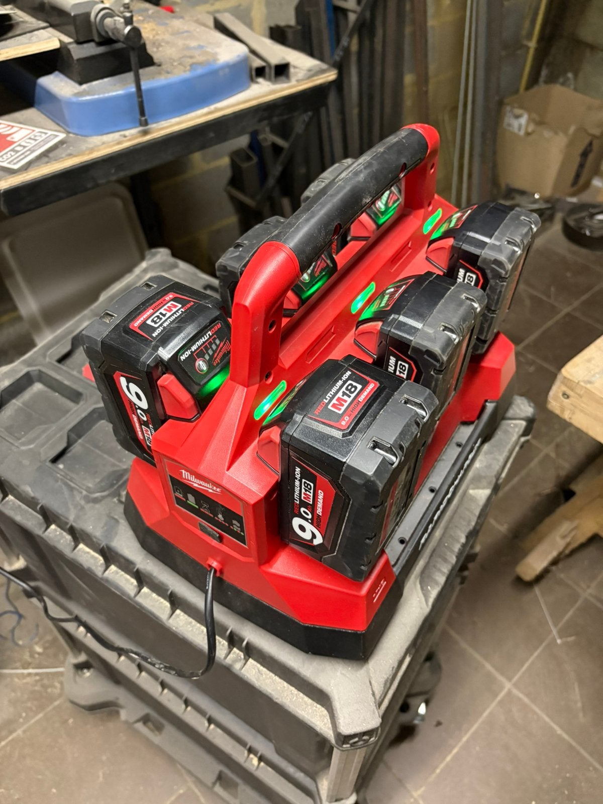 Chargeur 6 batterie milwaukee M18 PC6, Autos : Pièces & Accessoires, Batteries & Accessoires, Enlèvement
