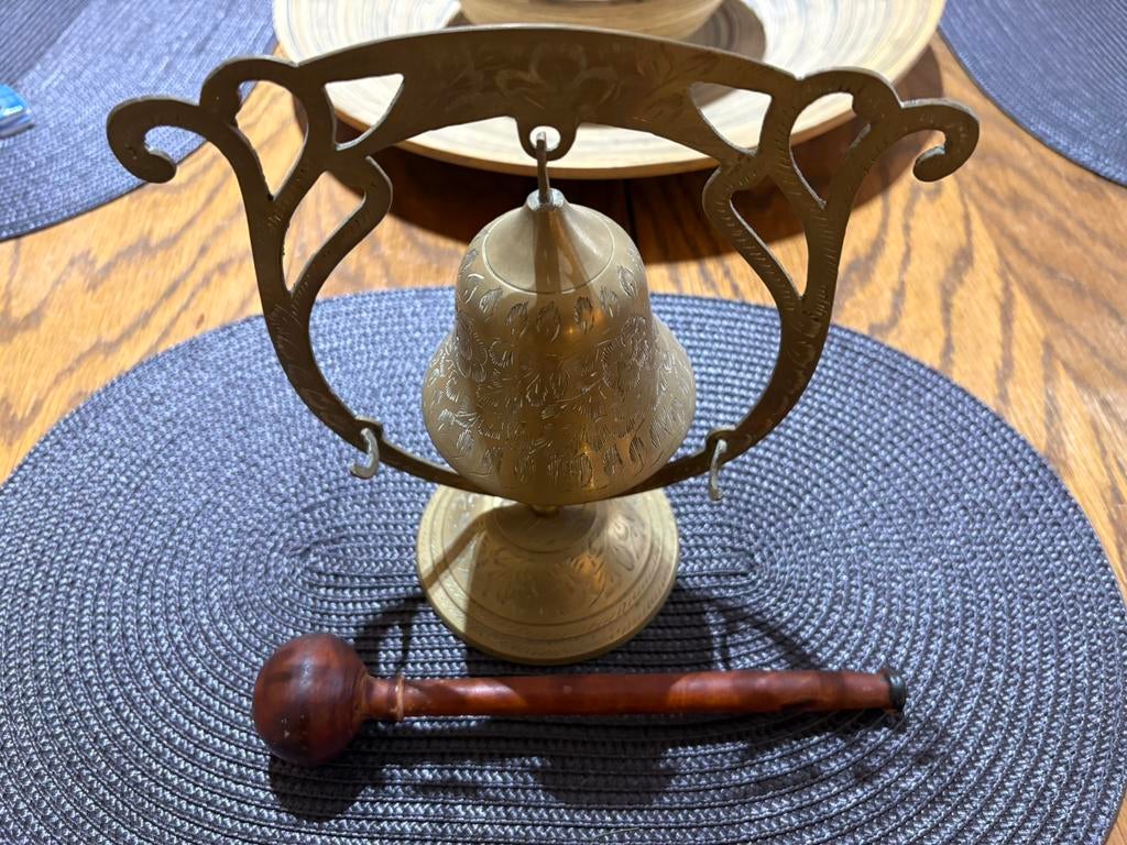 gegraveerde koperen tafelbel, Antiek en Kunst, Ophalen