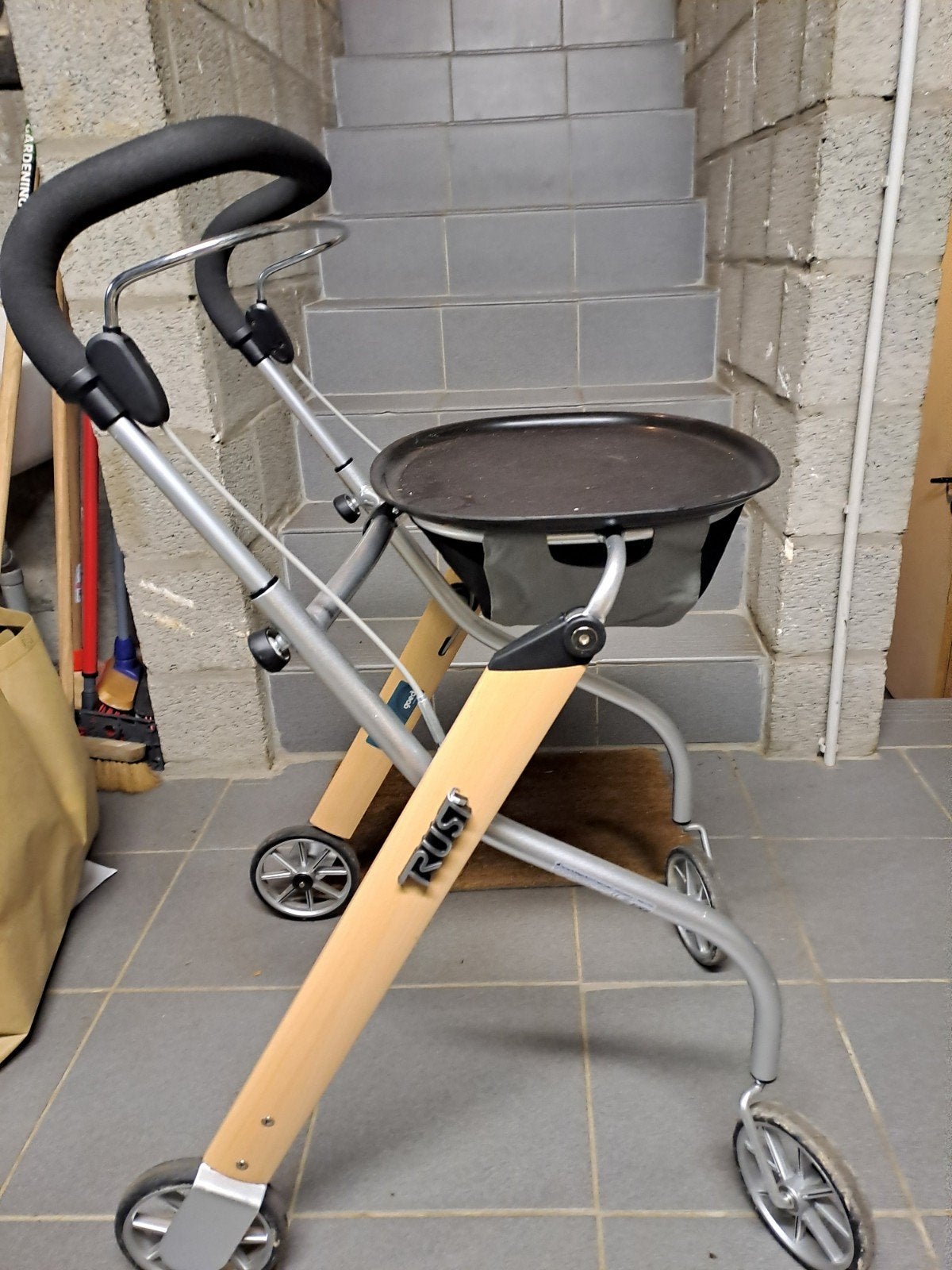 Rollator - loophulp voor binnen, zeer licht en mobiel, Diversen, Ophalen, Opvouwbaar, Gebruikt