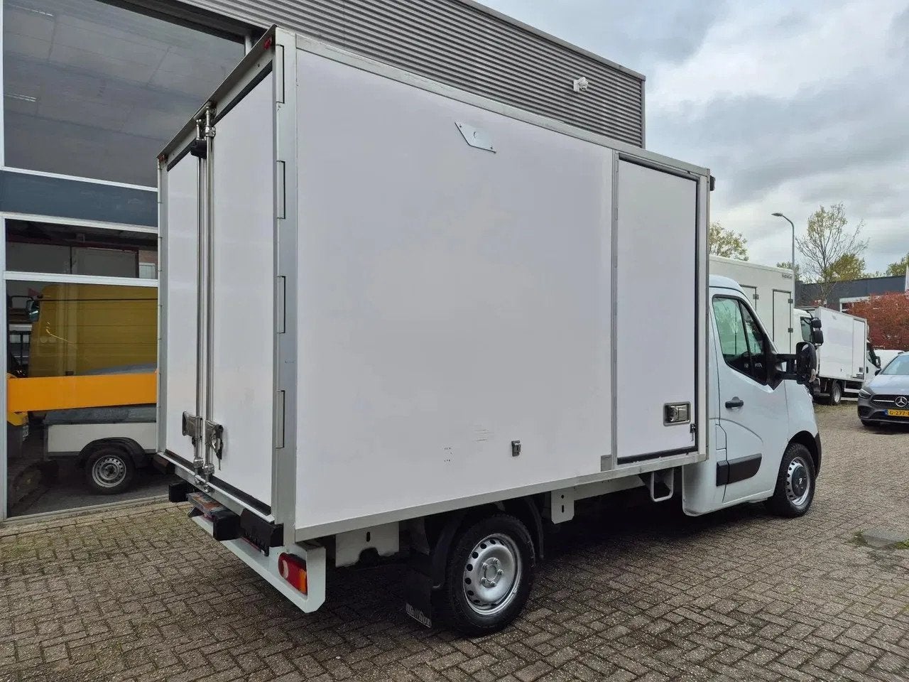 Opel Movano 2.3 CDTI Kuhlkoffer Carrier Viento 350 Euro 5B, Auto's, Euro 5, Stof, Gebruikt, Zwart