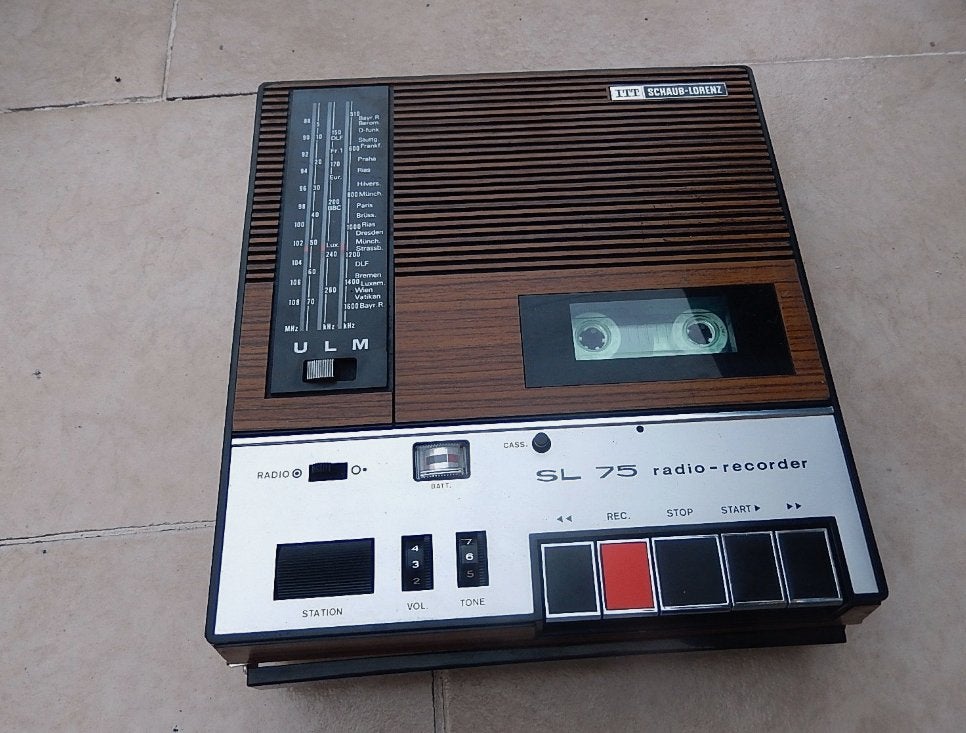 Vintage ITT Schaub Lorenz SL75 Radiorecorder - FM/LW/MW, Enlèvement ou Envoi