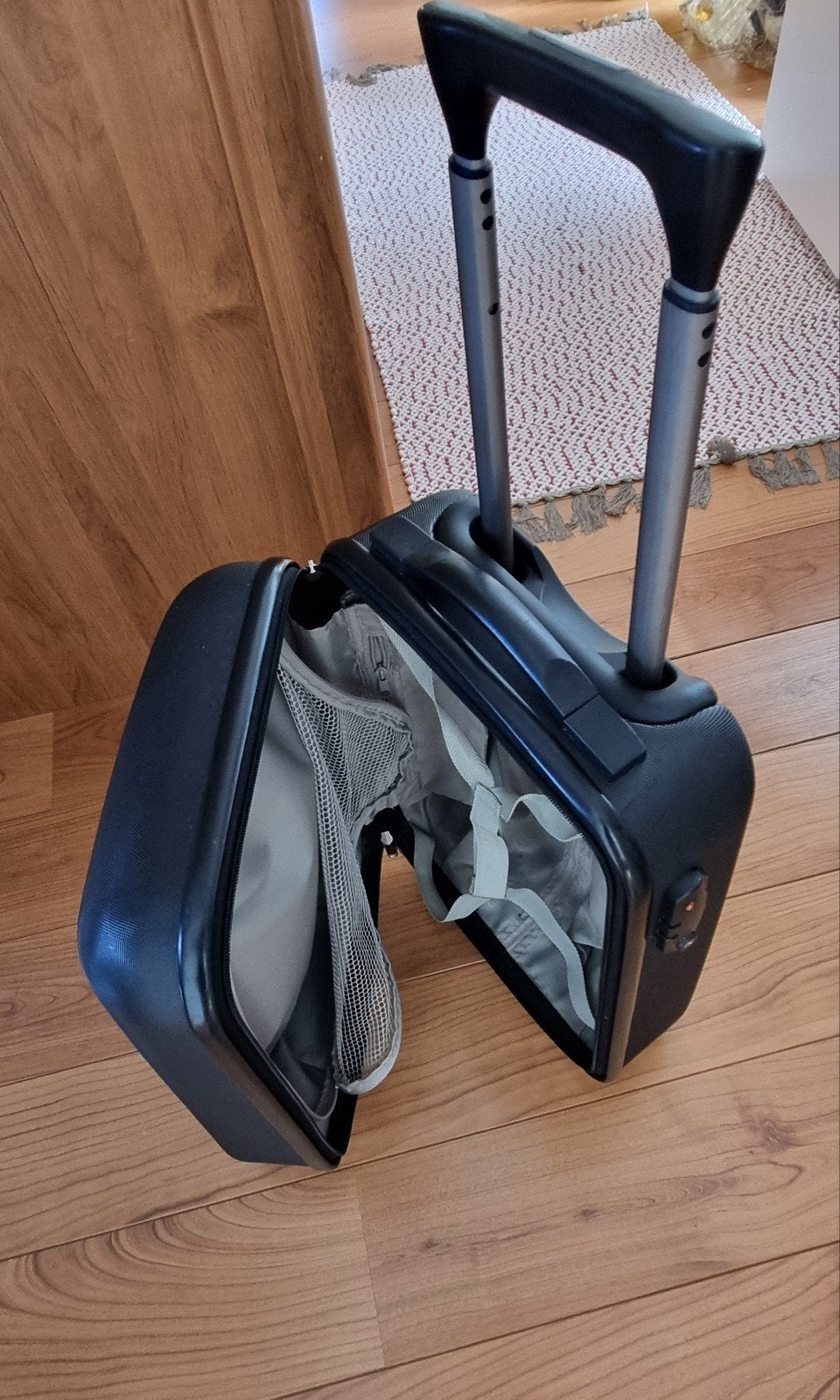 valise de voyage marque Kappa, Enlèvement, Roulettes