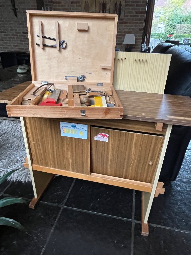 Houten werkbankje + gereedschapskoffertje, Ophalen, Gebruikt, Meubelstuk of Keukentje