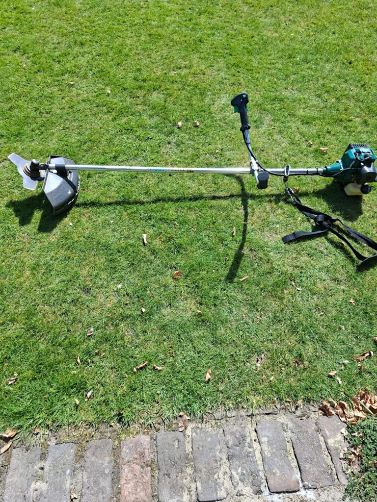 Goed werkende bosmaaier met mes

Weg wegens dubbel gebruik, Tuin en Terras, Ophalen