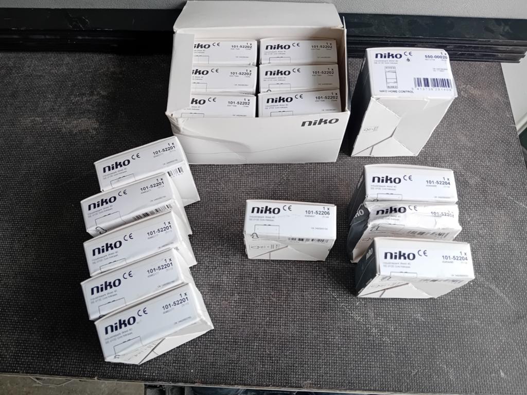 Niko home control knoppen en kanaalkoppeling, Doe-het-zelf en Bouw, Ophalen