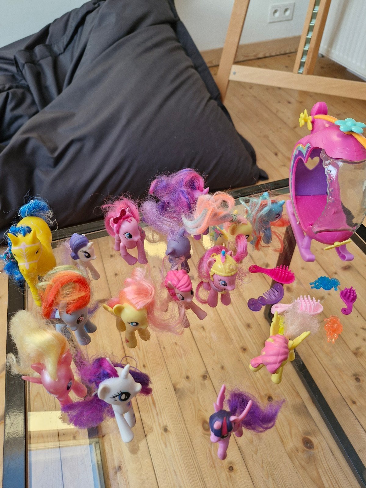My little pony - 15 stuks - helikopter en accessoires, Kinderen en Baby's, Speelgoed | My Little Pony, Ophalen of Verzenden, Gebruikt