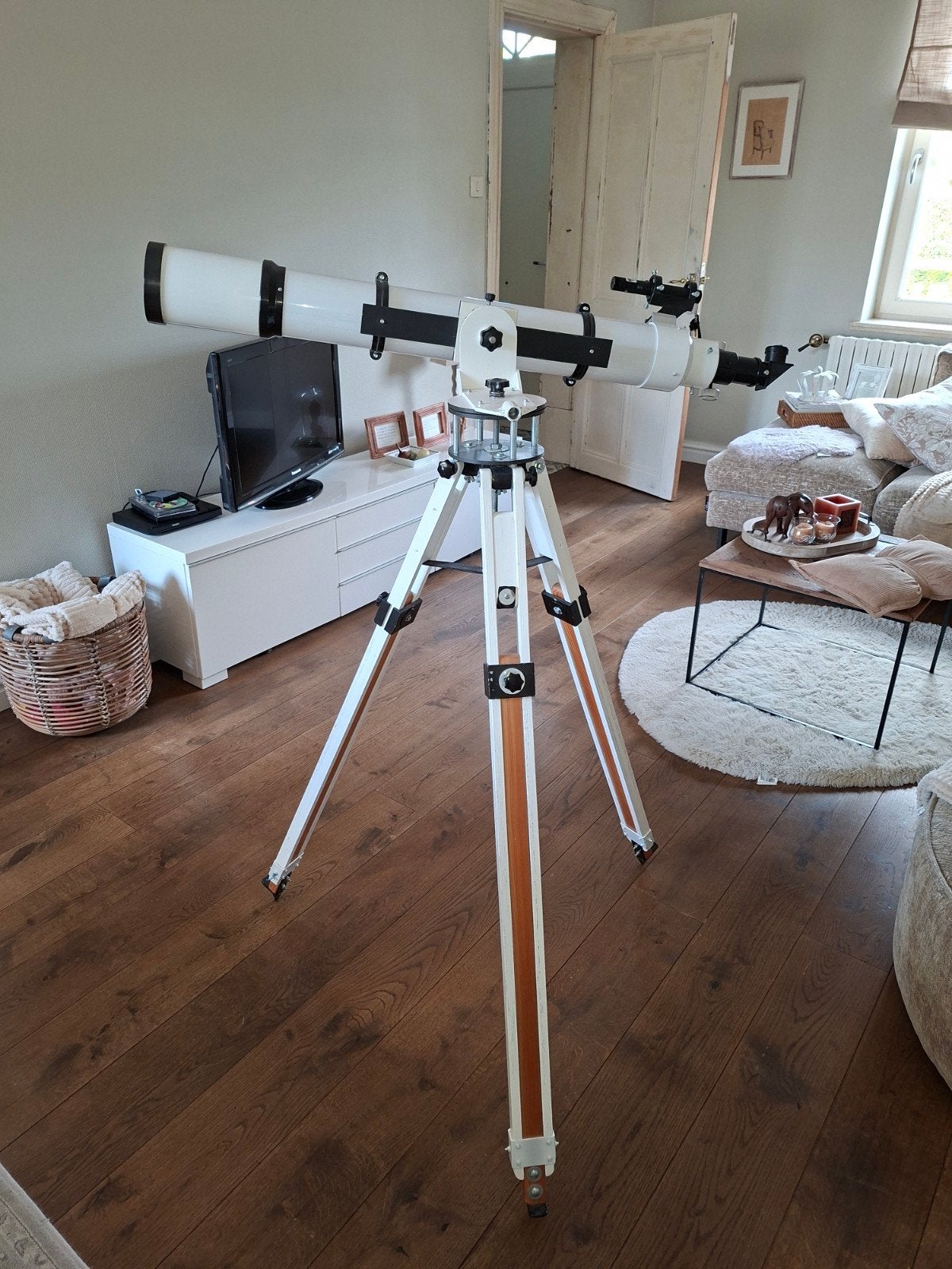 sterrenkijker uitgerust met laser, Ophalen, Gebruikt, Driepoot, Flexibele poten