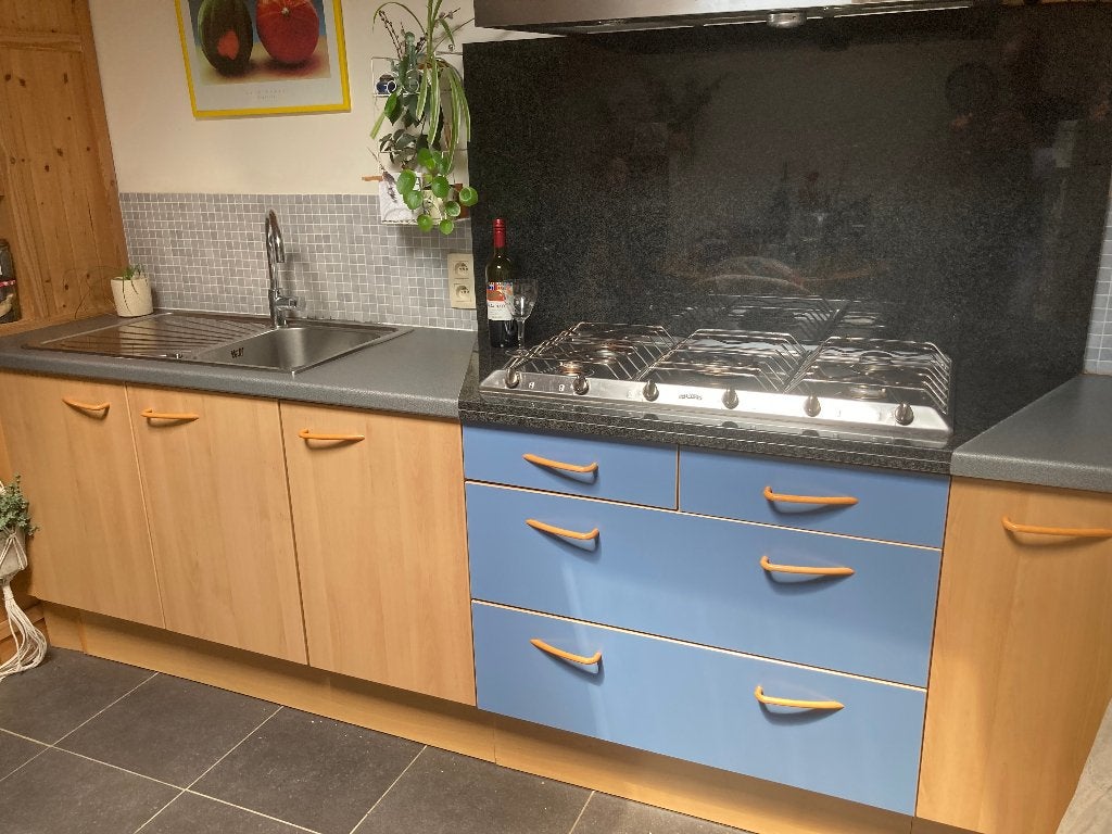 keuken 2,7 meter , inclusief gasvuur , spoelbak , graniet, Synthétique, Autres couleurs, Enlèvement, Utilisé