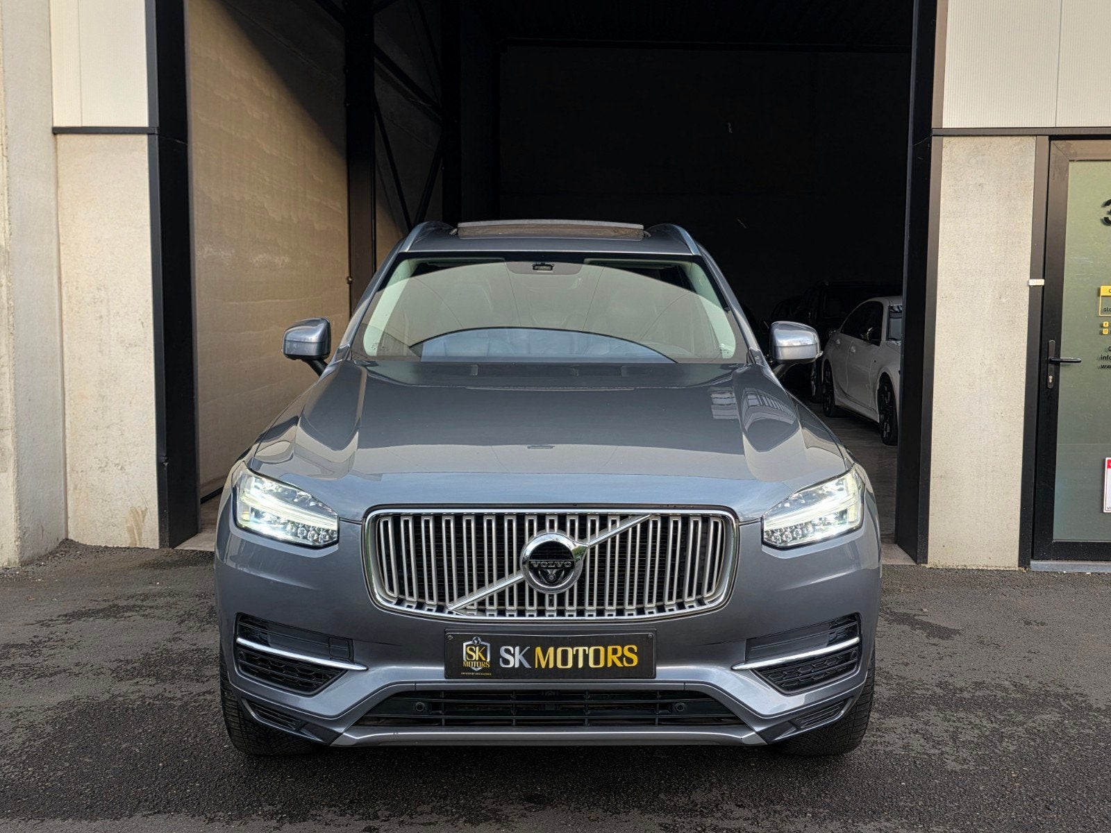 XC90 T8 PHEV 400PK 7 Pl. BTW Inscription Pano B&W 360 ACC, 4 cilinders, 1969 cc, 7 zetels, Leder