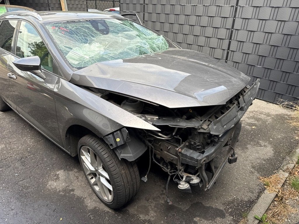 SPATBORD RECHTS VOOR Seat Leon ST (5FF) (|5F0821022J|), Gebruikt, Spatbord, Service@seat.de, Seat Deutschland GmbH