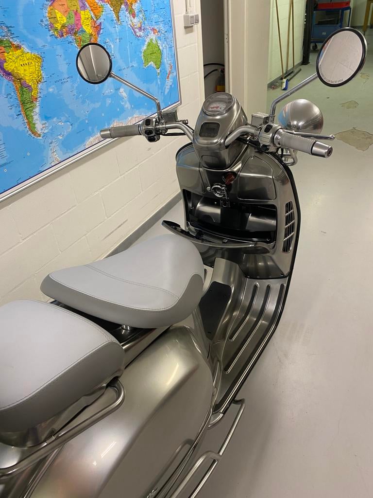Vespa borsalino, Particulier
