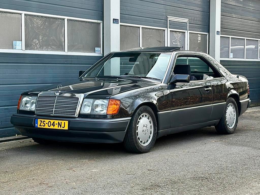 Mercedes-Benz 230CE Automaat W124, Auto's, Automaat, 4 zetels, Zwart, 2290 cc
