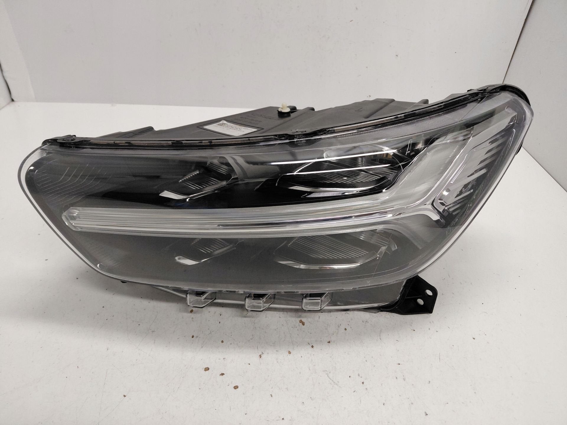 Volvo XC40 Koplamp Links 32342524, Auto-onderdelen, Gebruikt, Gunnar Engellaus vag 8
405 31  Gothenburg, SE, Info@volvocars.com