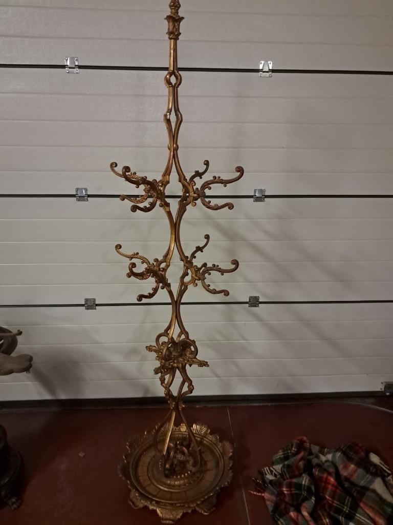 oude kapstok, Ophalen