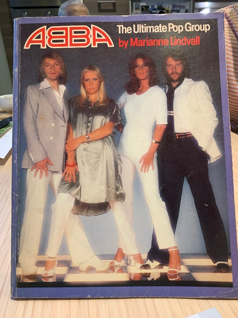Boek ABBA abba the ultimate pop group bij marianne lind all, Boeken, Artiest, Abba, Ophalen of Verzenden, Zo goed als nieuw